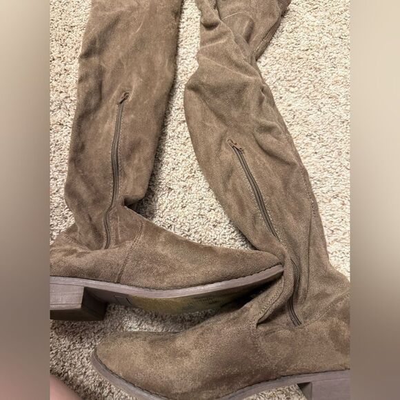 RF Room of Fashion Brown Suede boots size 8.5M - Picture 6 of 11